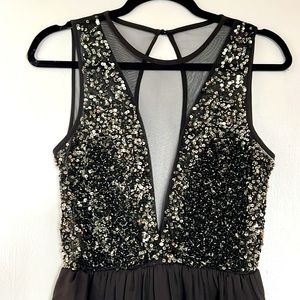 Forever 21!! Sequins and chiffon short dress!! Size S